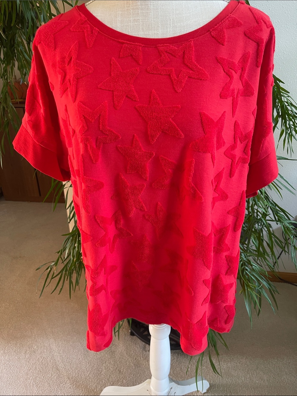 Chico's Red Star-Textured Short Sleeve Top